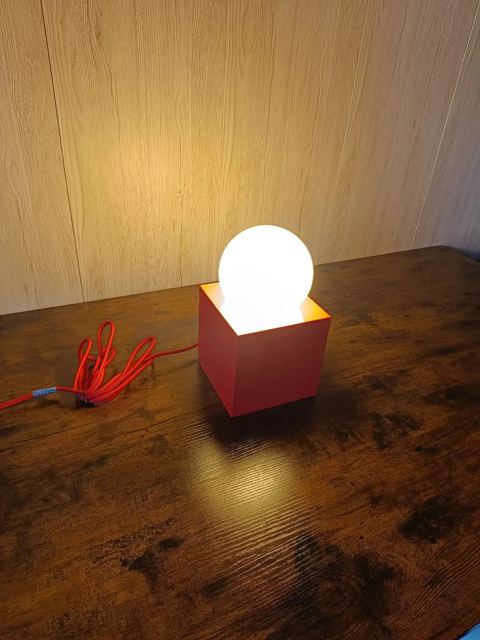 Naujas Globen Lighting firmos stalinis - naktinis šviestuvas — nuotrauka 8