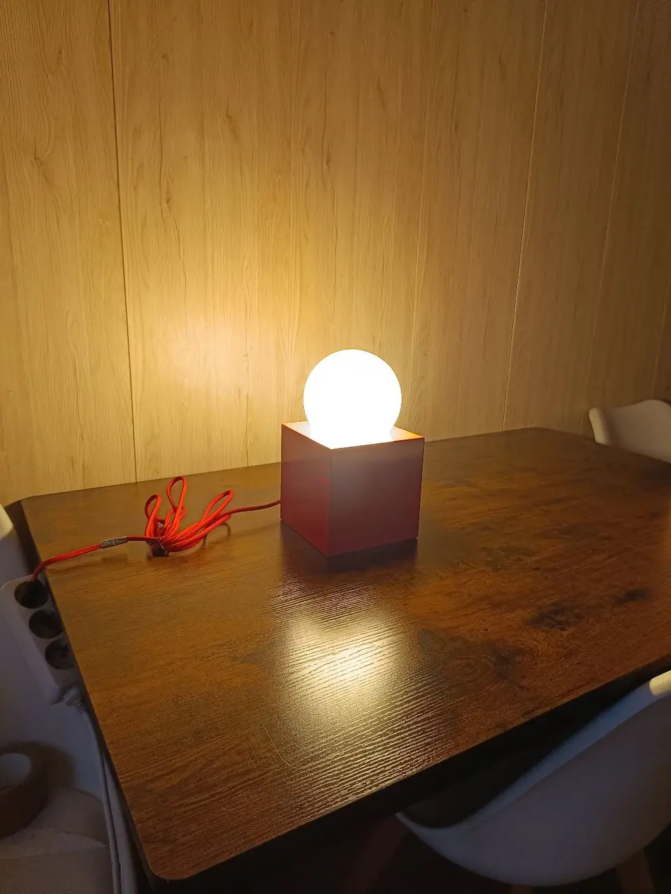 Naujas Globen Lighting firmos stalinis - naktinis šviestuvas — nuotrauka 9