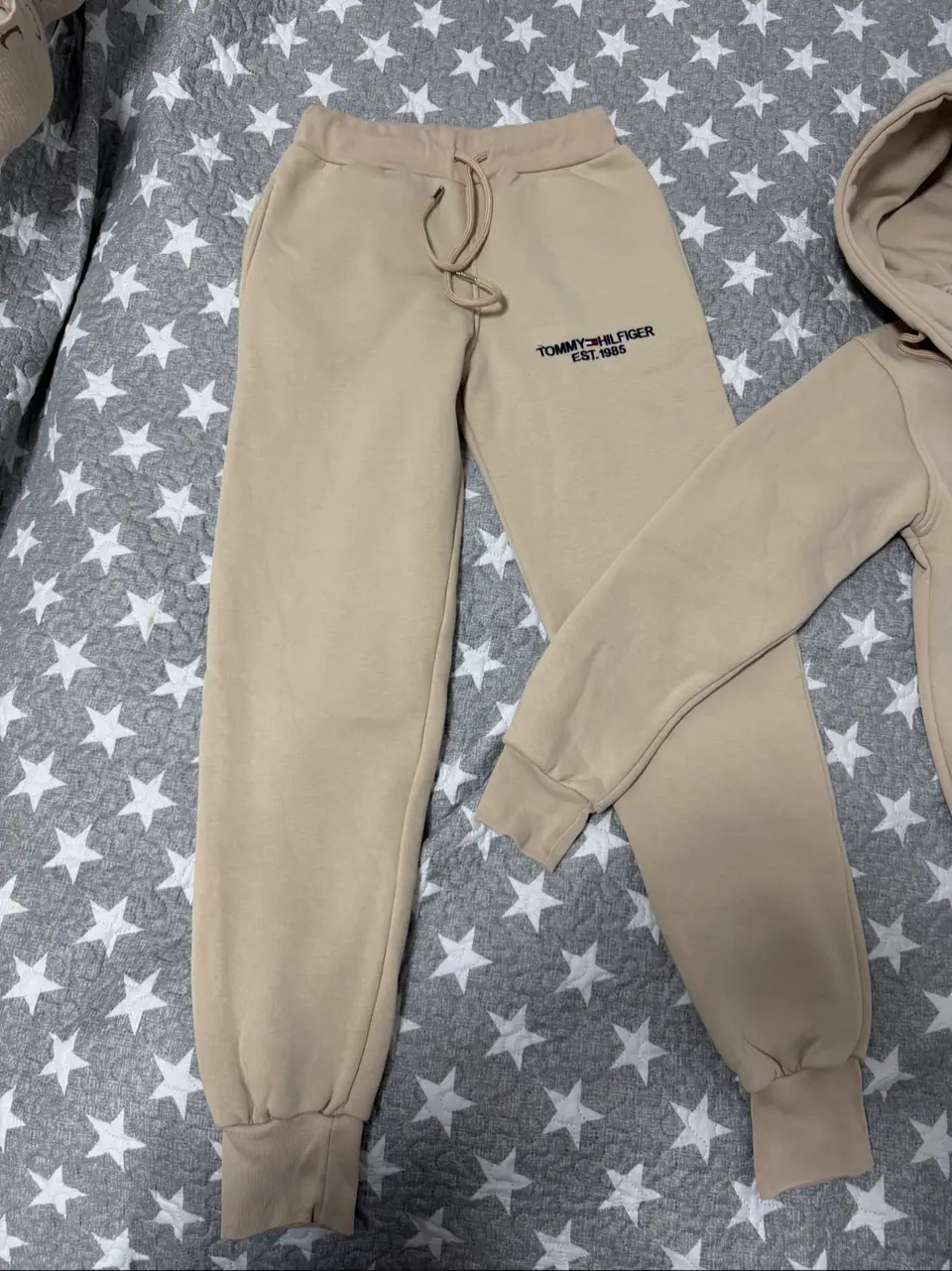 Tommy Hilfiger sportinis kostiumas, smėlio spalvos — nuotrauka 2