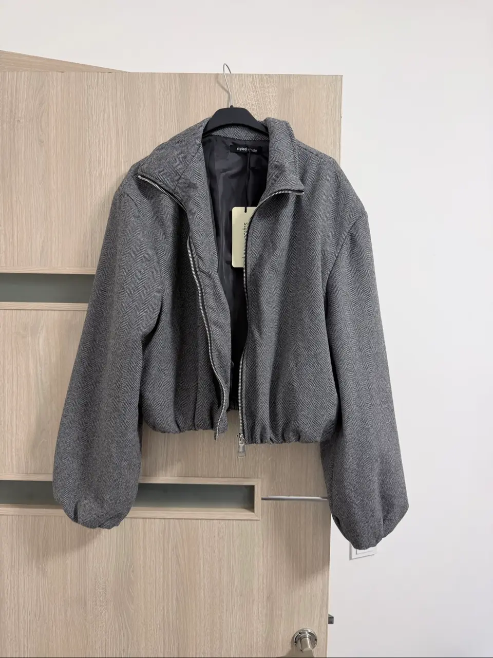 Pilkas oversize paltukas — nuotrauka 2
