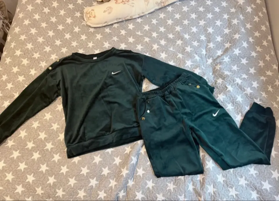 Nike veliūrinis sportinis kostiumas