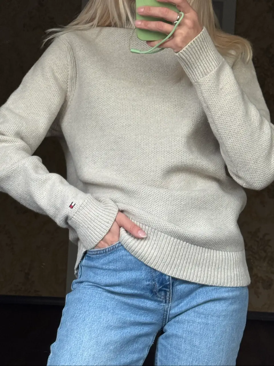Tommy Hilfiger smėlio spalvos megztinis