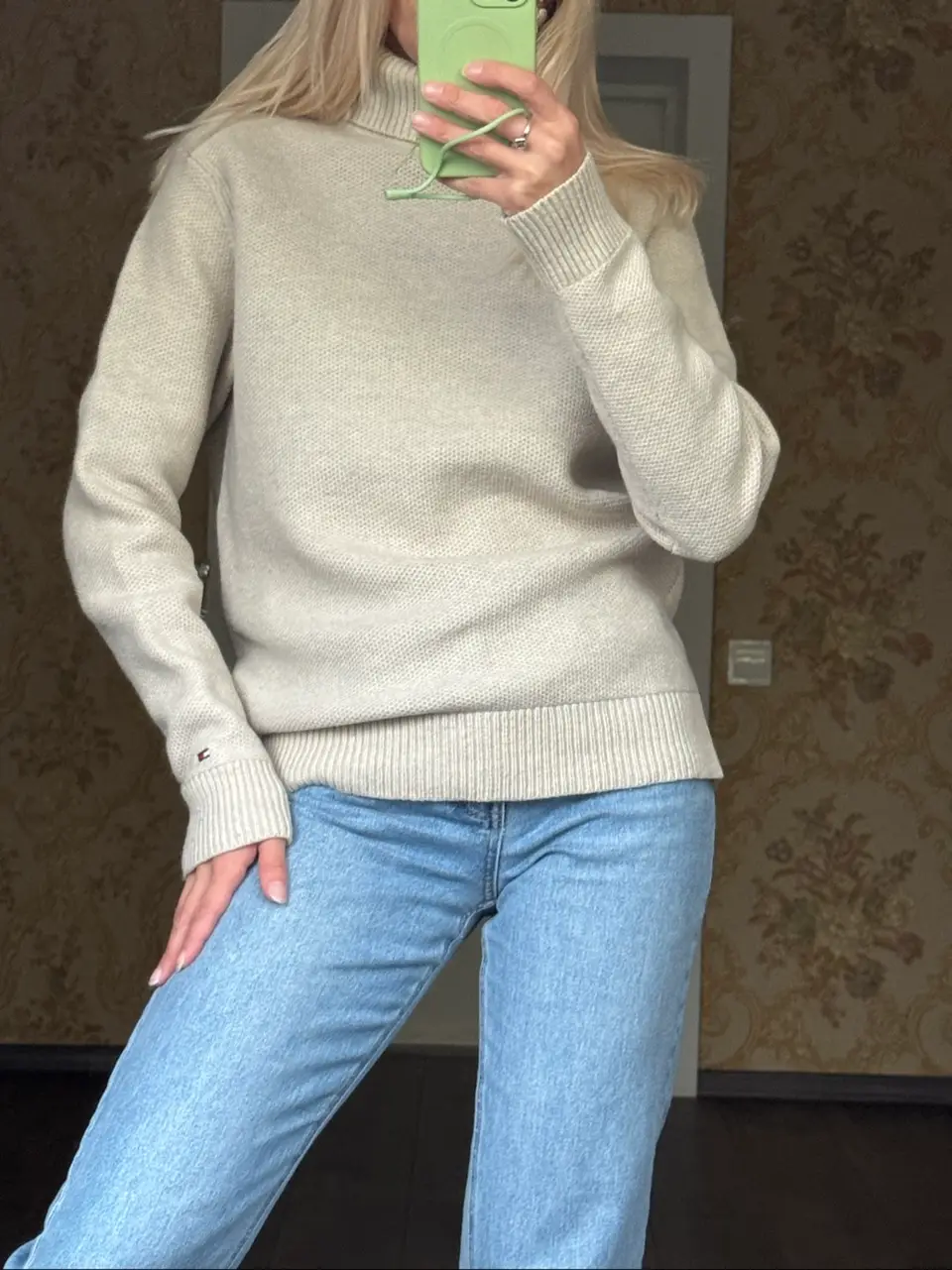 Tommy Hilfiger smėlio spalvos megztinis — nuotrauka 5