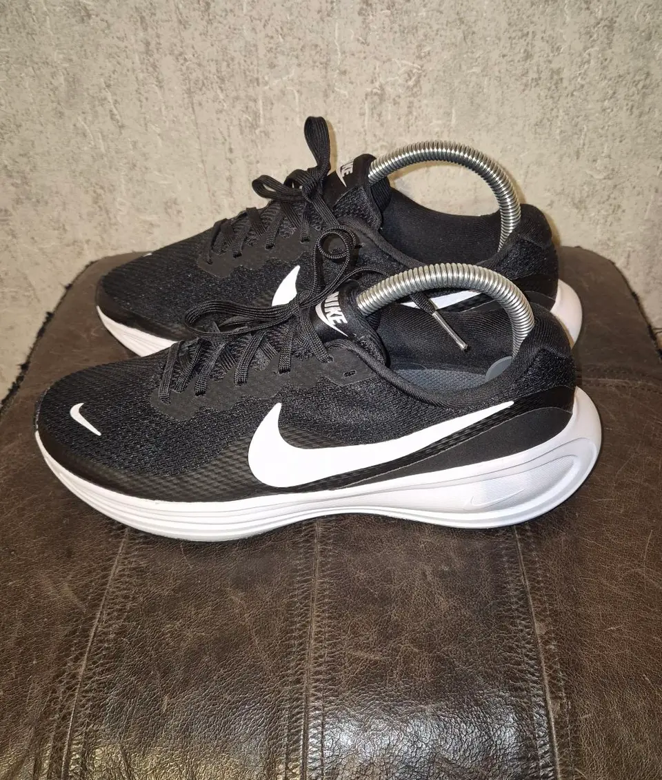 Nike Revolution 8 bėgimo bateliai — nuotrauka 3