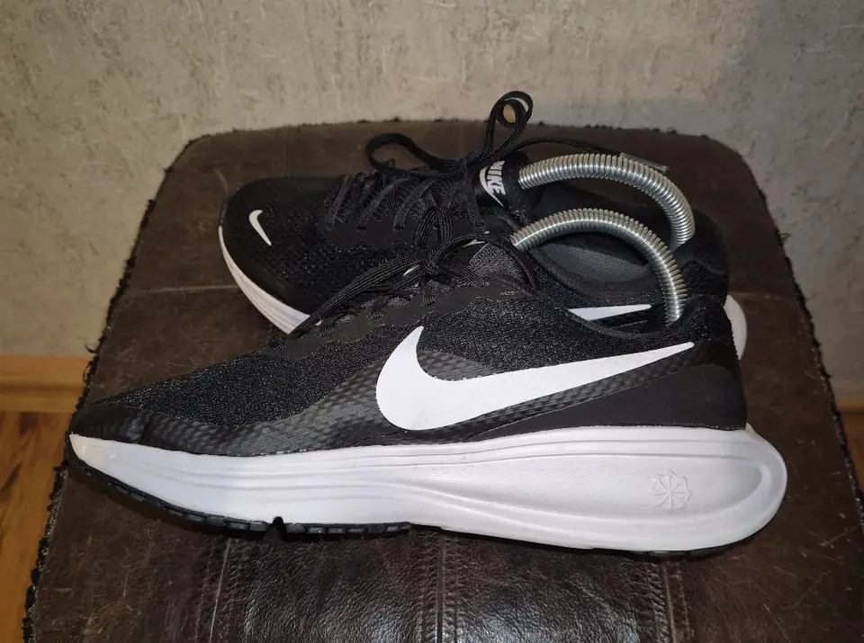 Nike Revolution 8 bėgimo bateliai — nuotrauka 4