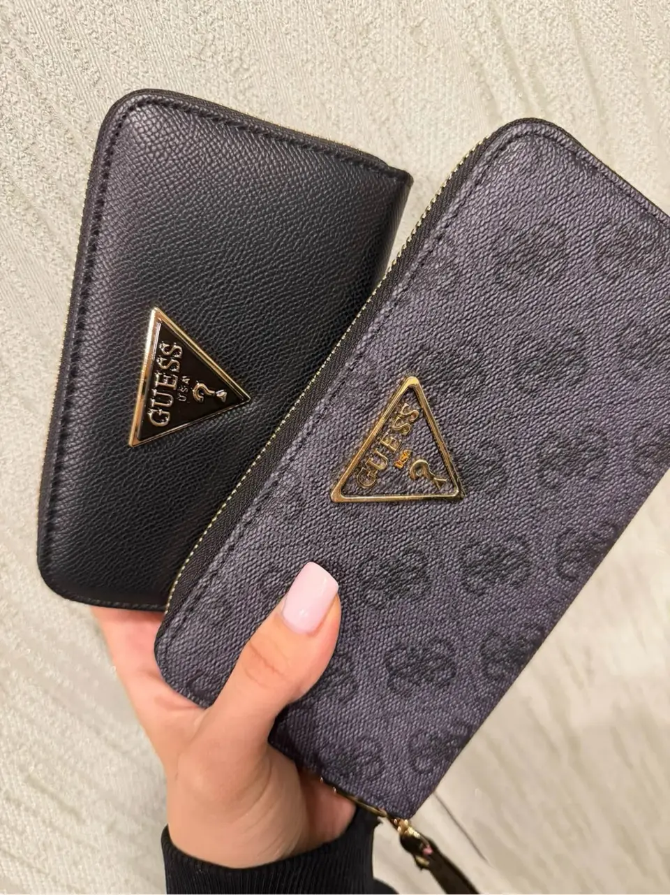 Guess pinigines