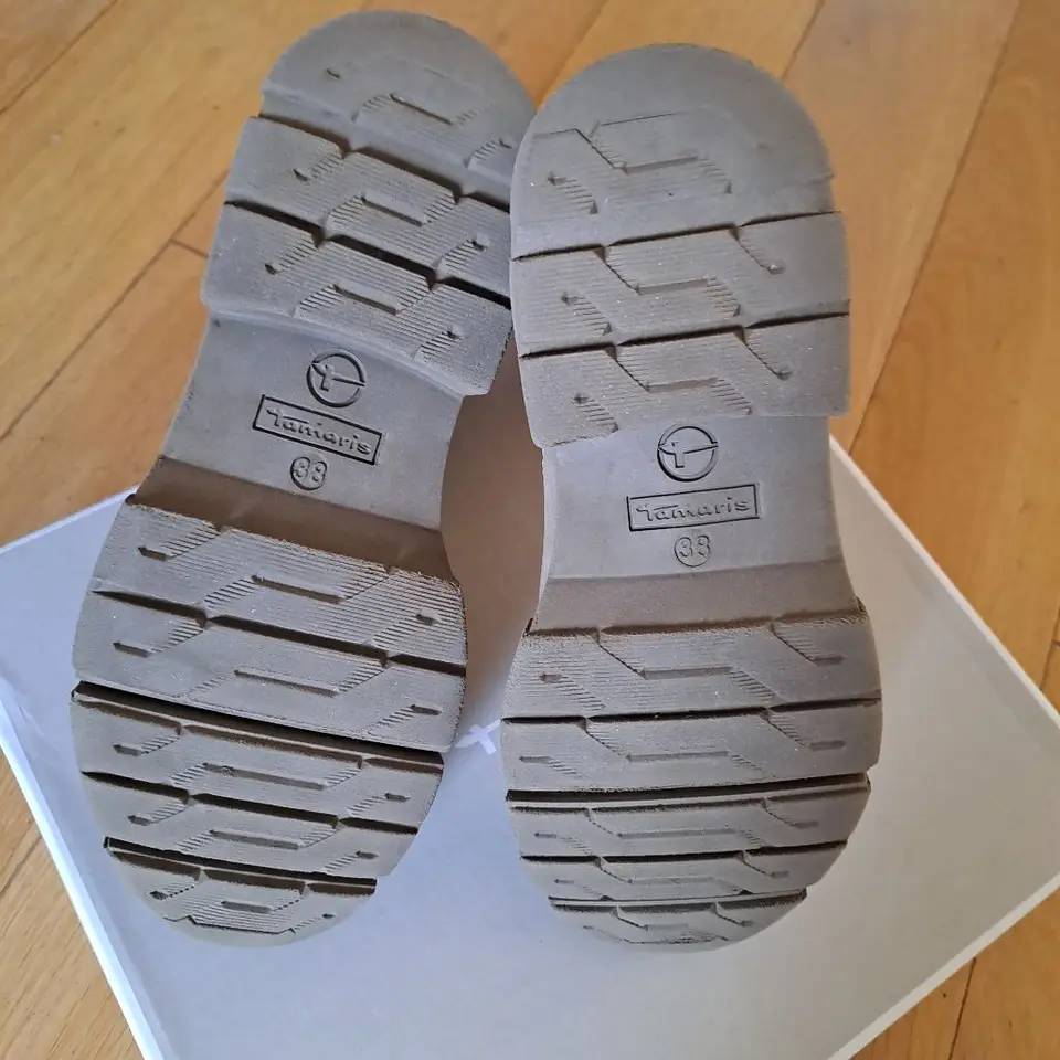 Tamaris natūralios odos/nubuko Chelsea stiliaus aulinukai (38 dydis) — nuotrauka 4