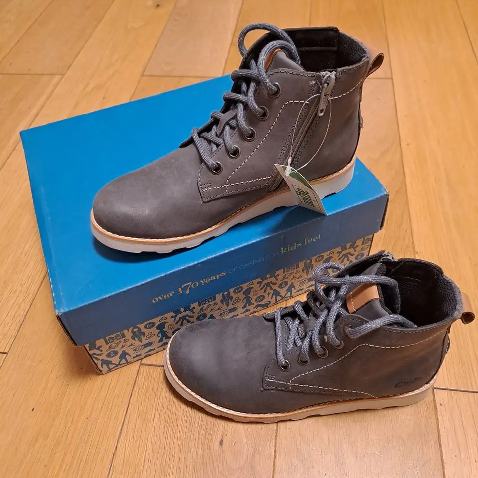 Nauji odiniai Clarks demisezoniniai aulinukai 32.5 dydis