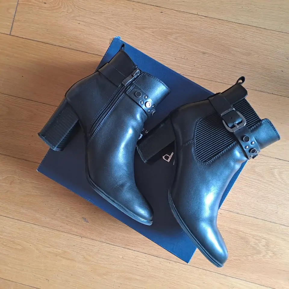 Natūralios odos Caprice aulinukai (38 dydis / 25 cm pėdai) — nuotrauka 4
