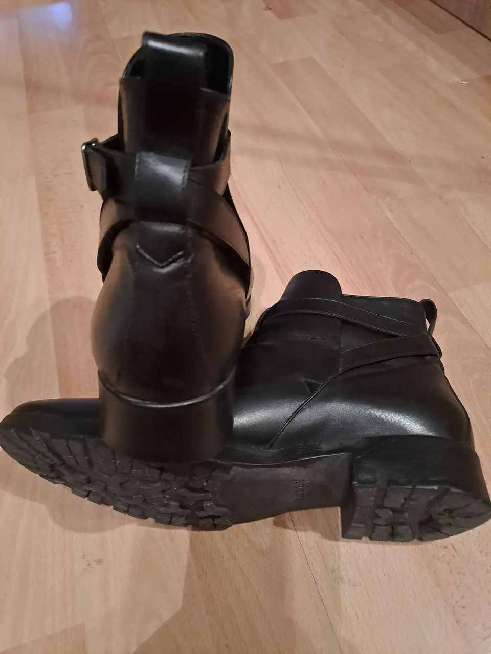Bally odiniai aulinukai — nuotrauka 3