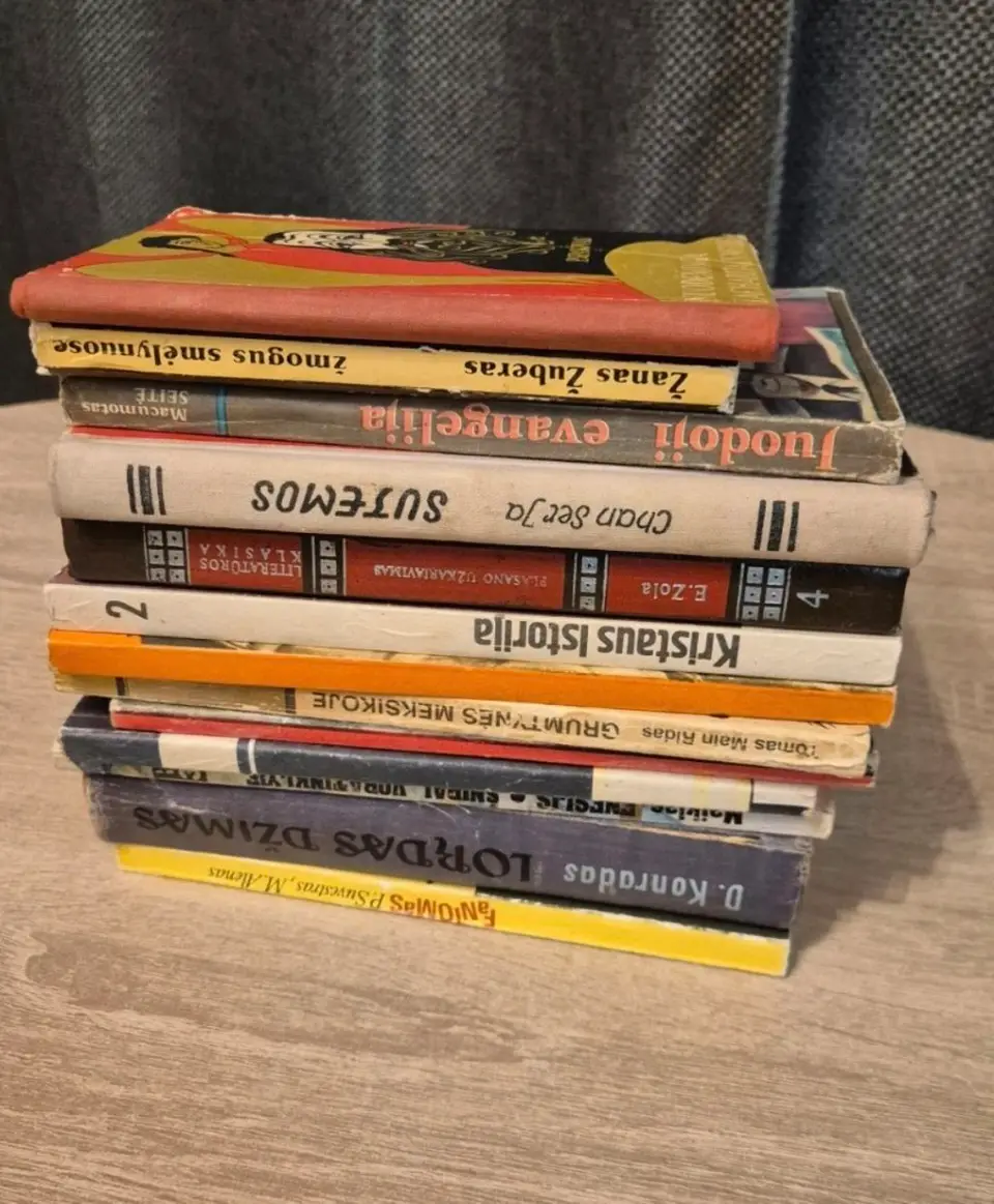 Didelis knygu urmas rinkinys — nuotrauka 2