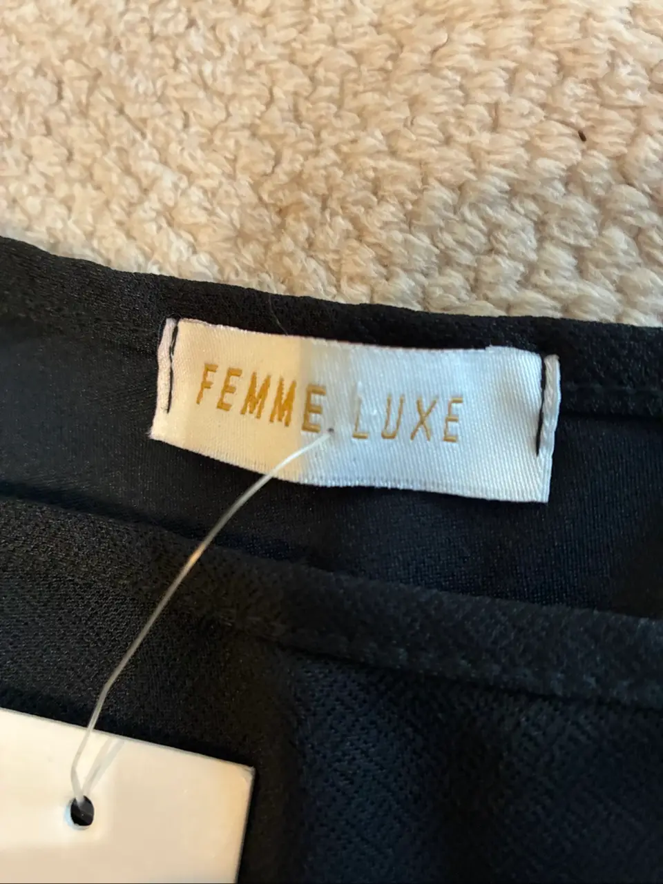 Juodas vieno peties kombinezonas su šortais Femme Luxe — nuotrauka 7