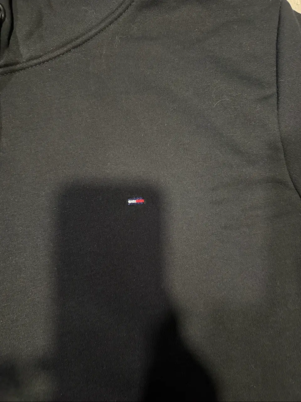 Tommy Hilfiger juodas džemperis — nuotrauka 2