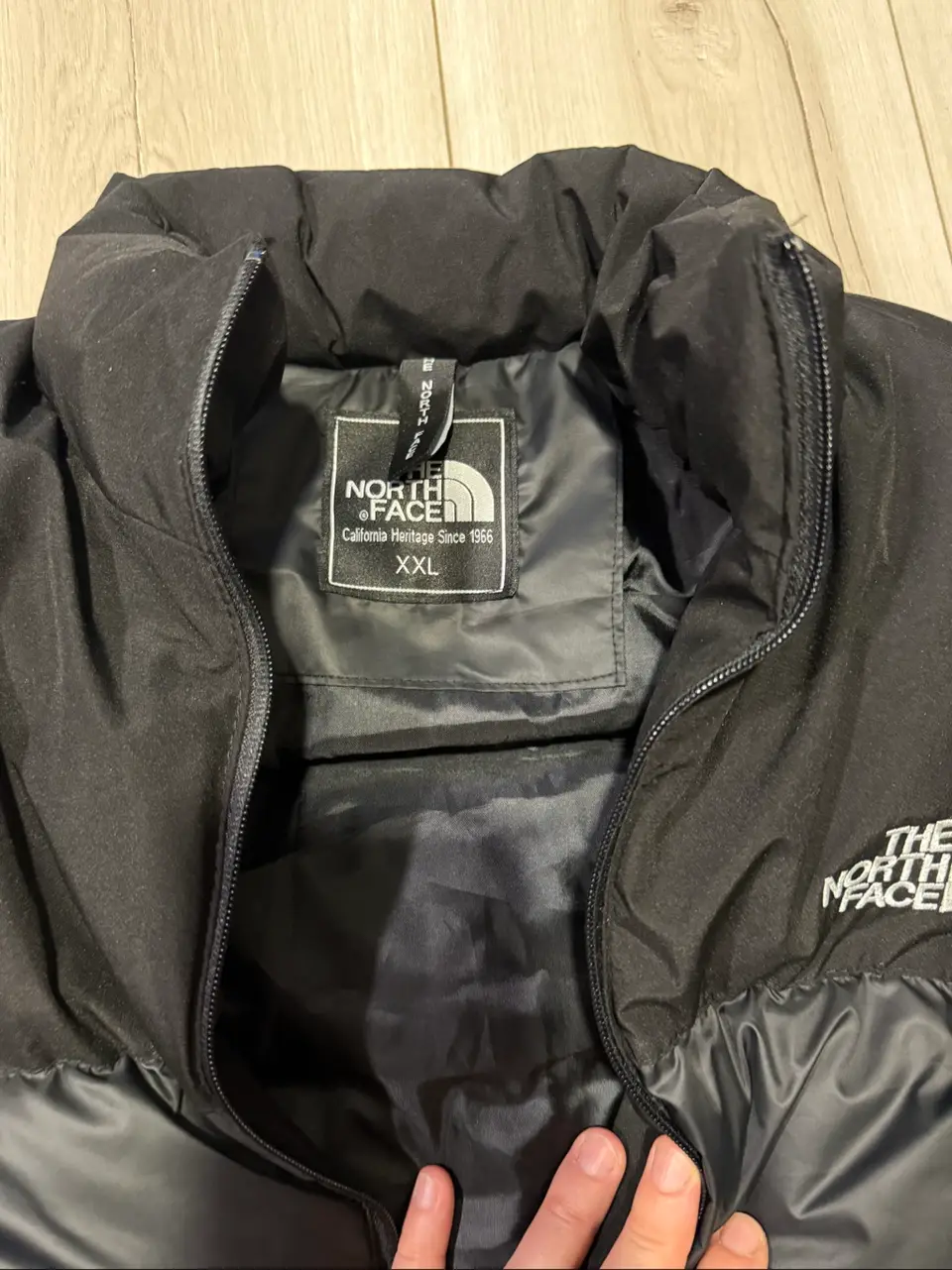 The North Face pūkinė liemenė juoda — nuotrauka 3