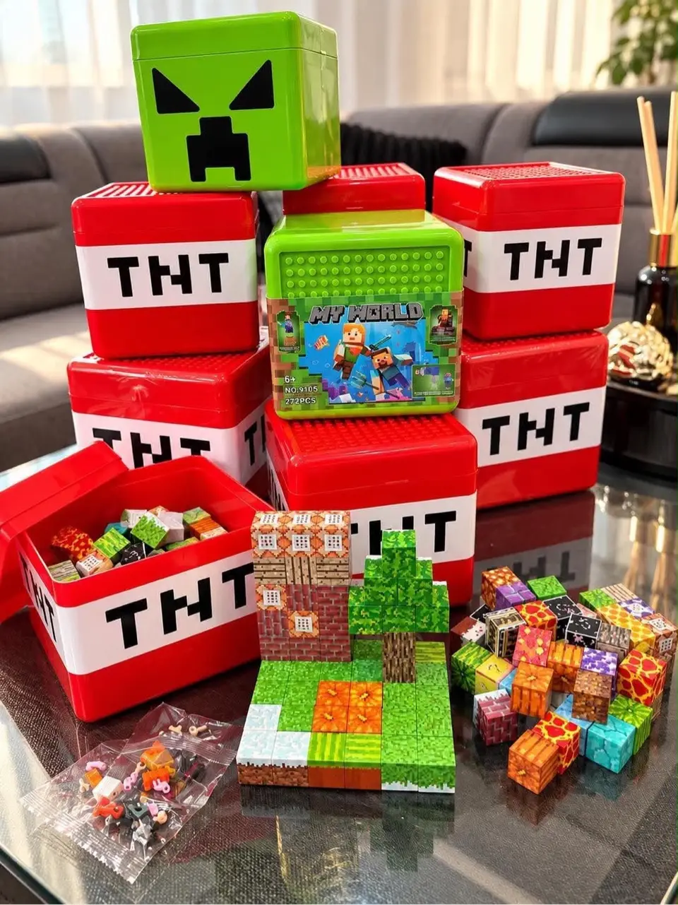 Minecraft magnetinių kubelių rinkinys – 180 vnt. + 2 LEGO tipo figūrėlės